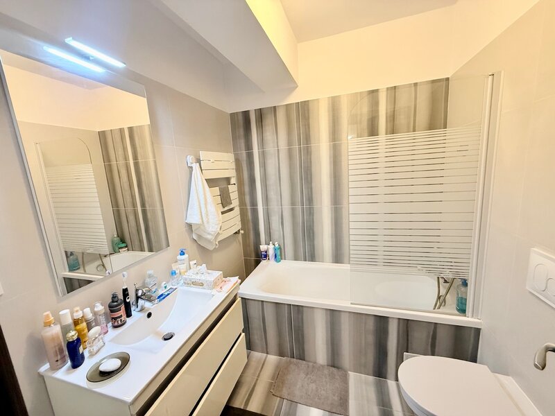 13 Septembrie, Unirii, mobilat, utilat, ca Nou! Apartament 2 camere + Boxa