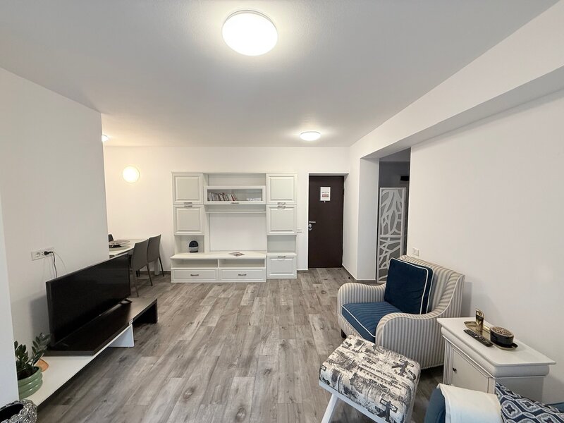 13 Septembrie, Unirii, mobilat, utilat, ca Nou! Apartament 2 camere + Boxa